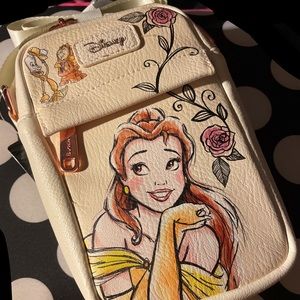 Disney Passport Palm Bag Featuring Belle from Beauty & the Beast. New!